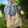 Geantă crossbody din piele naturală crem – VELMIRA