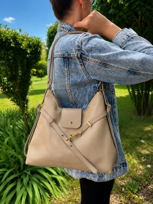 Geantă crossbody din piele naturală crem – VELMIRA
