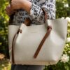 Geantă din piele naturală crem – ORLENA